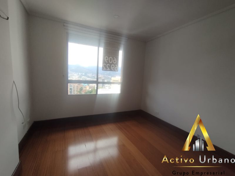 foto_104586_901271444_6667386464_ss