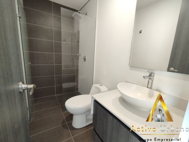 foto_104586_901271444_7317067995_ss