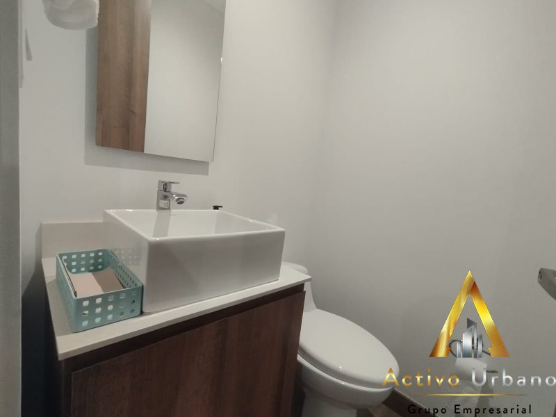 foto_104586_901271444_8985557425_ss