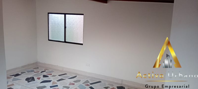 foto_104782_901271444_0179293593_ss