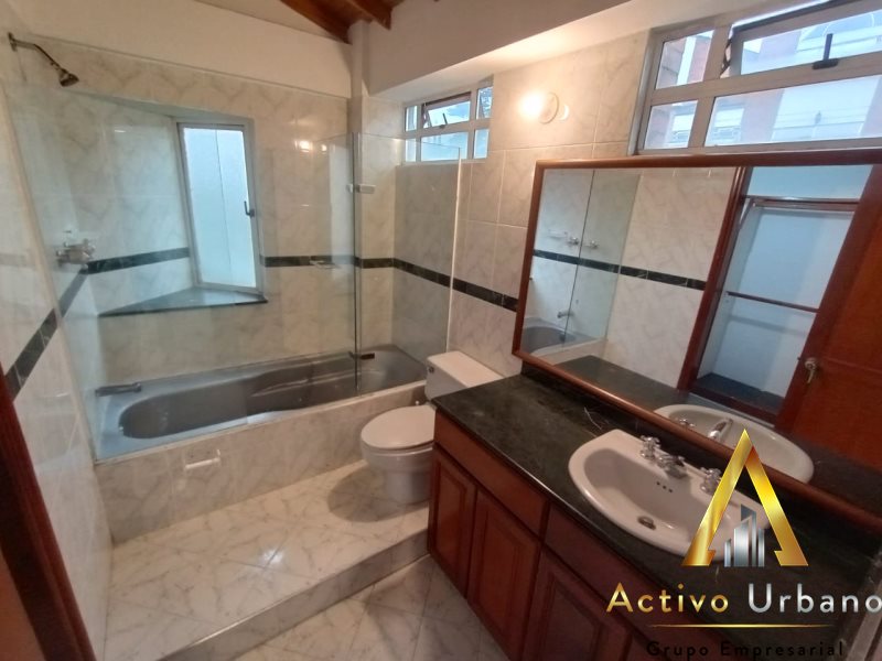 foto_104782_901271444_3681001464_ss