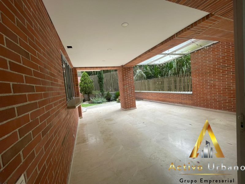 foto_104782_901271444_7559950934_ss