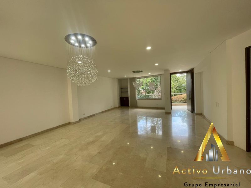 foto_104782_901271444_7560231109_ss