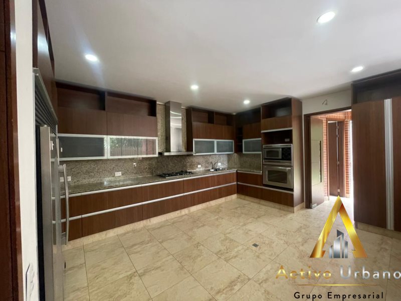 foto_104782_901271444_7561002271_ss