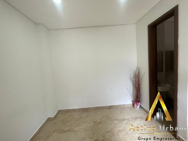 foto_104782_901271444_7587708659_ss