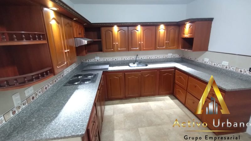 foto_104782_901271444_8917934505_ss