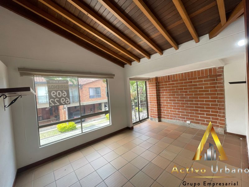 foto_104782_901271444_0392015290_ss