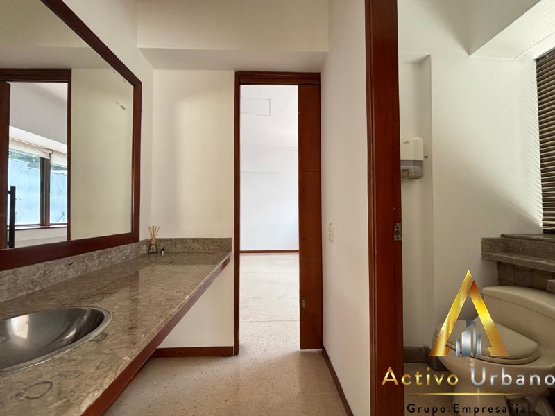 foto_104782_901271444_5015644175_ss