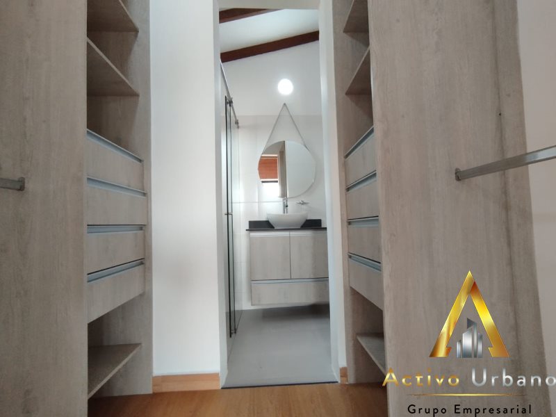 foto_104782_901271444_5394156623_ss