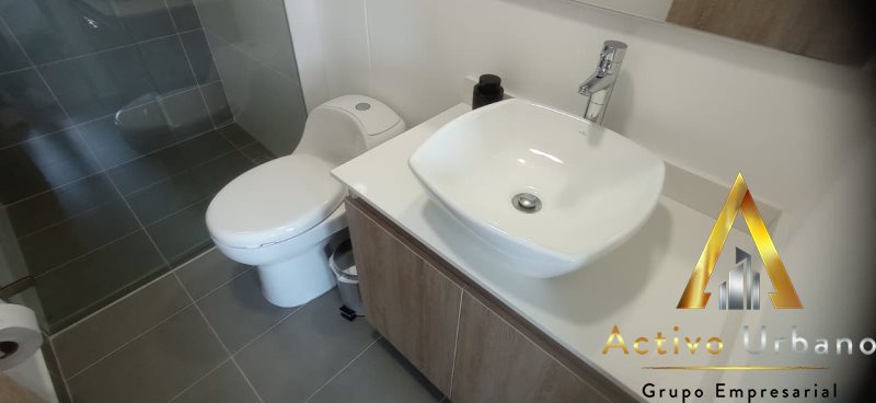 foto_104782_901271444_7694850817_ss