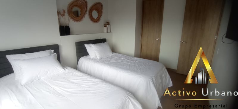 foto_104782_901271444_7720549578_ss