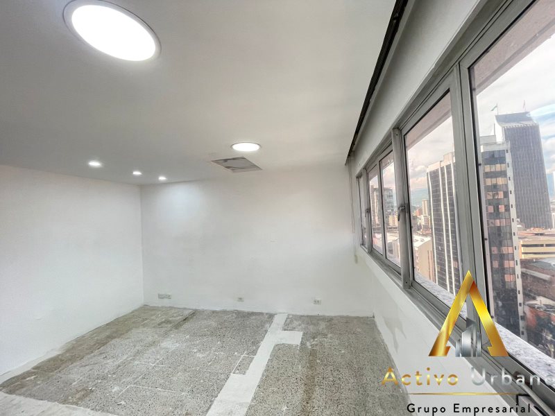 foto_104782_901271444_8080655456_ss