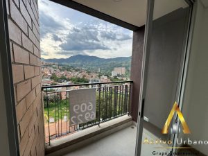 foto_104782_901271444_8501275291_ss