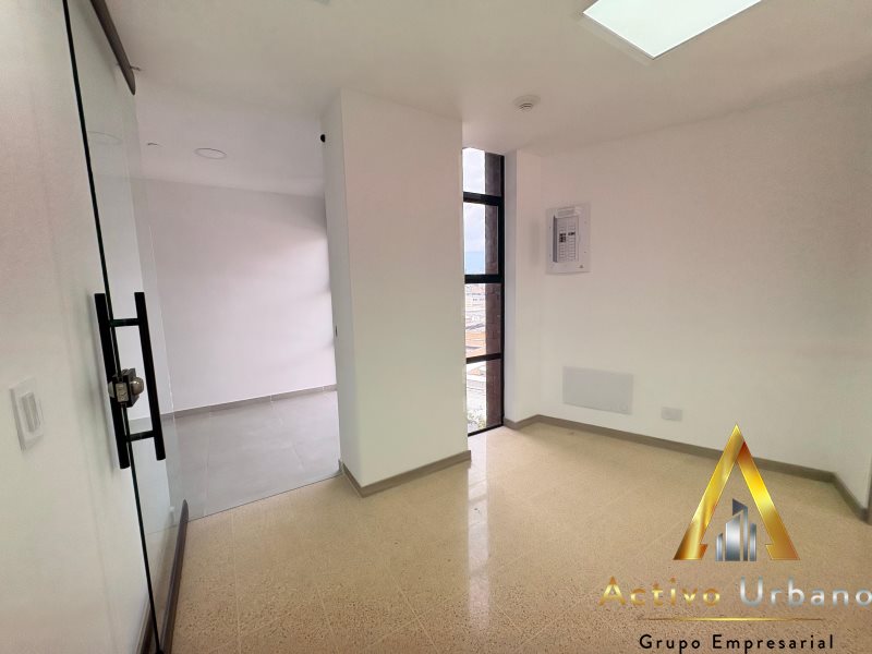 foto_104782_901271444_9060100859_ss