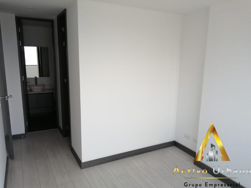 foto_32721_901271444_8115435030_ss